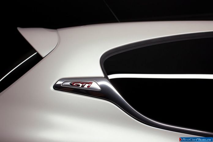 2014 Peugeot 208 GTI - фотография 10 из 18