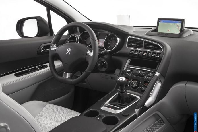 2014 Peugeot 3008 - фотография 15 из 24 2014 Peugeot 3008 - фотография 15 из 24