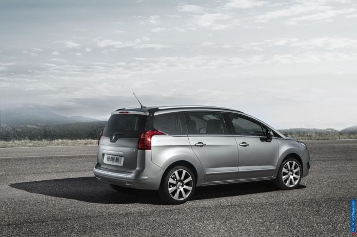 2014 Peugeot 5008 - фотография 2 из 15