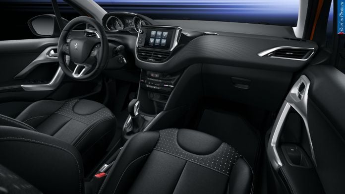 2015 Peugeot 208 - фотография 7 из 8 2015 Peugeot 208 - фотография 7 из 8