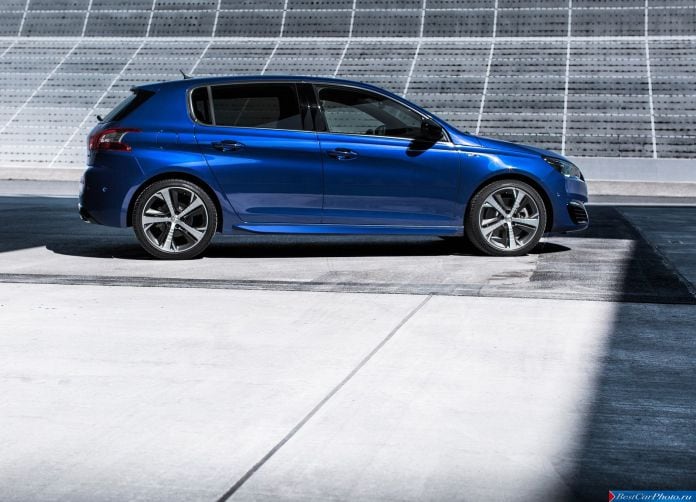 2015 Peugeot 308 GT - фотография 3 из 62