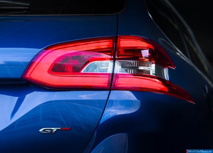 2015 Peugeot 308 SW GT - фотография 13 из 22 2015 Peugeot 308 SW GT - фотография 13 из 22