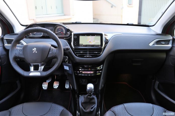 2016 Peugeot 2008 GT-line - фотография 32 из 40 2016 Peugeot 2008 GT-line - фотография 32 из 40