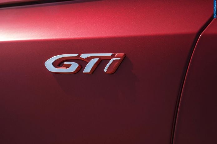 2016 Peugeot 308 GTI - фотография 26 из 46 2016 Peugeot 308 GTI - фотография 26 из 46