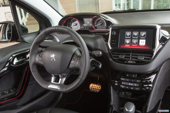 2017 Peugeot 2008 Black Matt - фотография 25 из 32 2017 Peugeot 2008 Black Matt - фотография 25 из 32