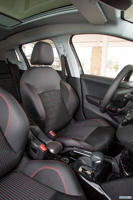 2017 Peugeot 2008 Black Matt - фотография 27 из 32 2017 Peugeot 2008 Black Matt - фотография 27 из 32