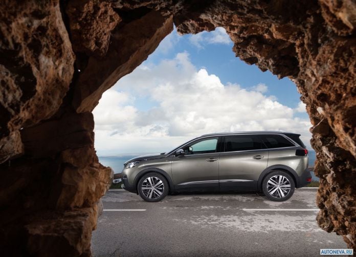2017 Peugeot 5008 - фотография 35 из 128