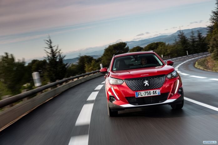 2020 Peugeot 2008 - фотография 1 из 40 2020 Peugeot 2008 - фотография 1 из 40
