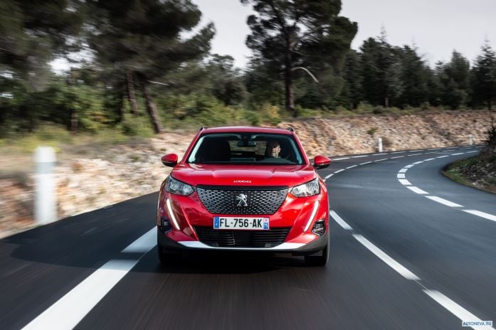 2020 Peugeot 2008 - фотография 2 из 40 2020 Peugeot 2008 - фотография 2 из 40