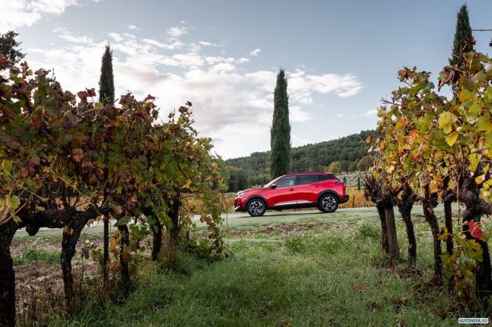 2020 Peugeot 2008 - фотография 14 из 40