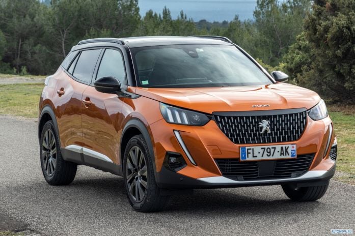 2020 Peugeot 2008 GT - фотография 12 из 17 2020 Peugeot 2008 GT - фотография 12 из 17