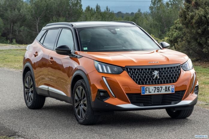 2020 Peugeot 2008 GT - фотография 12 из 17