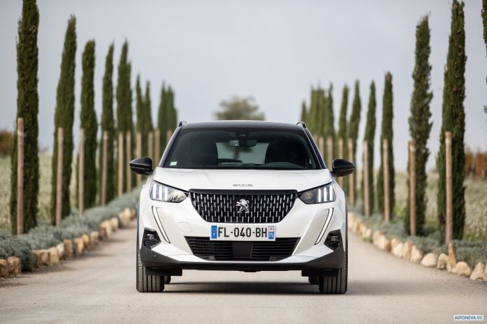 2020 Peugeot 2008 GT-line - фотография 6 из 40