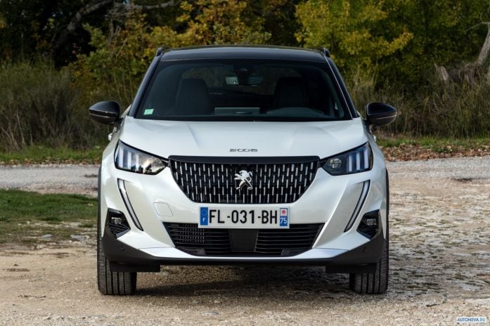 2020 Peugeot 2008 GT-line - фотография 7 из 40