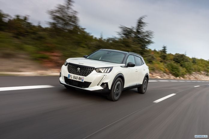 2020 Peugeot 2008 GT-line - фотография 12 из 40