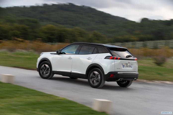 2020 Peugeot 2008 GT-line - фотография 17 из 40 2020 Peugeot 2008 GT-line - фотография 17 из 40