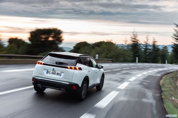 2020 Peugeot 2008 GT-line - фотография 32 из 40 2020 Peugeot 2008 GT-line - фотография 32 из 40