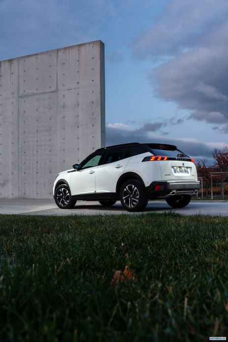 2020 Peugeot 2008 GT-line - фотография 33 из 40 2020 Peugeot 2008 GT-line - фотография 33 из 40