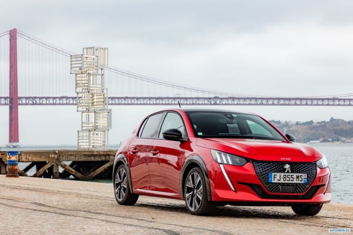 2020 Peugeot 208 GT-line - фотография 9 из 40