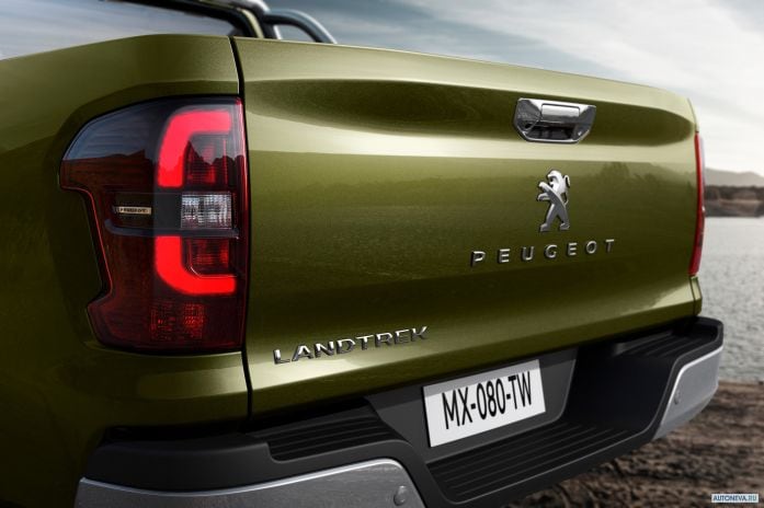 2021 Peugeot Landtrek Double Cab - фотография 12 из 14