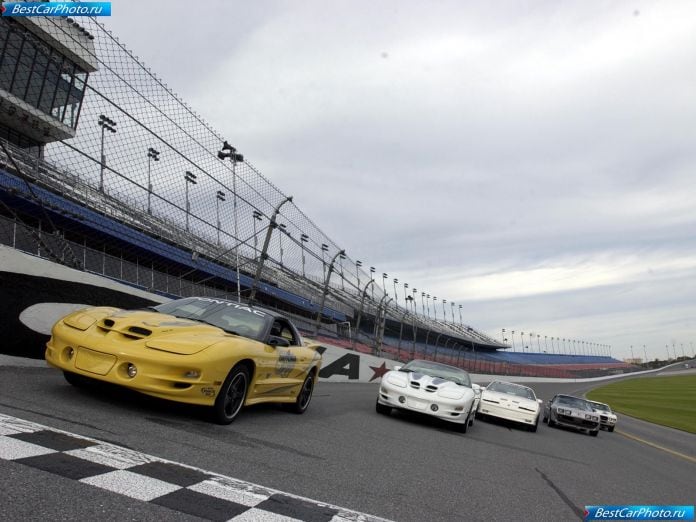 2002 Pontiac Firebird Trans Am Edition - фотография 2 из 8 2002 Pontiac Firebird Trans Am Edition - фотография 2 из 8
