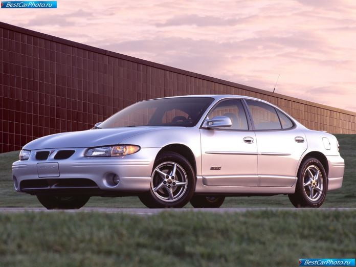 2003 Pontiac Grand Prix - фотография 1 из 4
