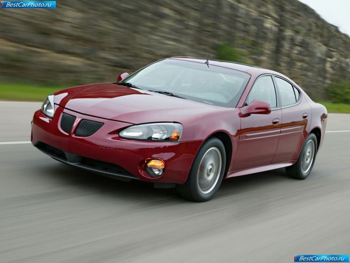 2005 Pontiac Grand Prix - фотография 2 из 3