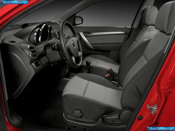 2009 Pontiac G3 - фотография 13 из 19