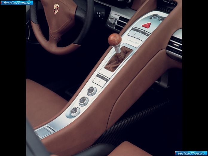 2004 Porsche Carrera Gt - фотография 24 из 29