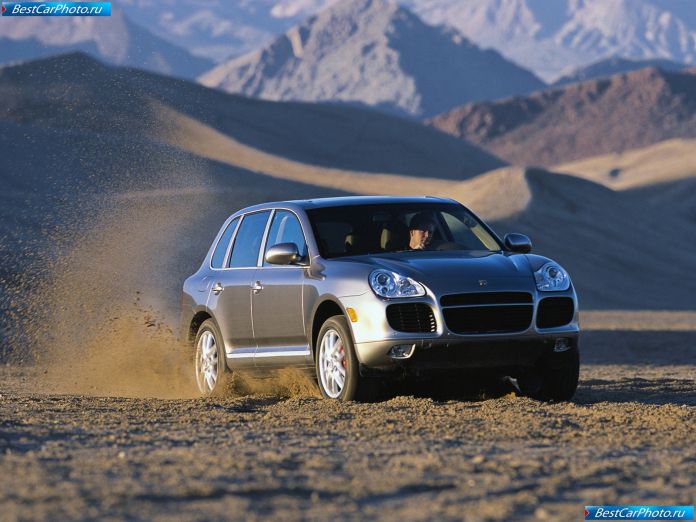 2004 Porsche Cayenne Turbo - фотография 3 из 26