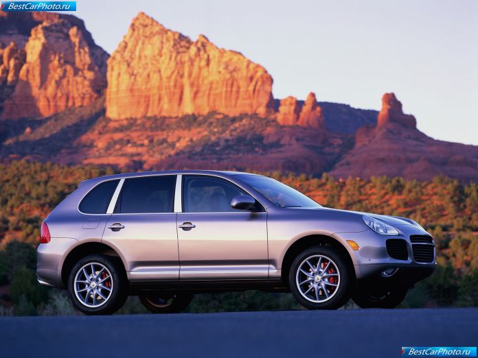 2004 Porsche Cayenne Turbo - фотография 11 из 26