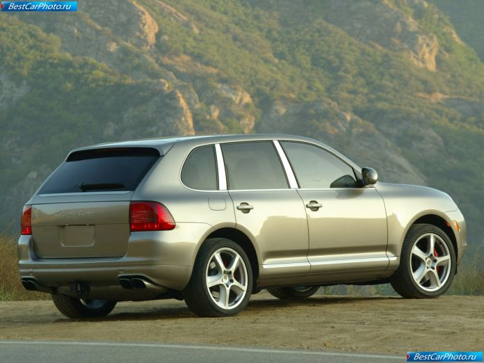 2004 Porsche Cayenne Turbo - фотография 12 из 26