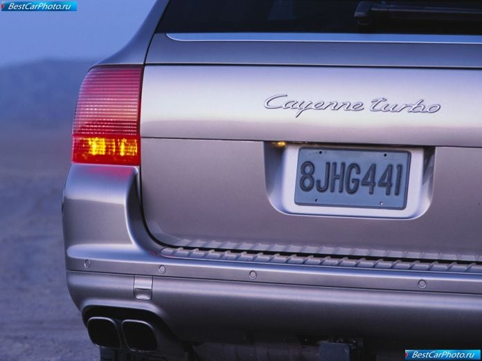 2004 Porsche Cayenne Turbo - фотография 19 из 26