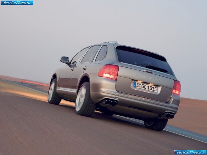 2006 Porsche Cayenne Turbo S - фотография 19 из 41