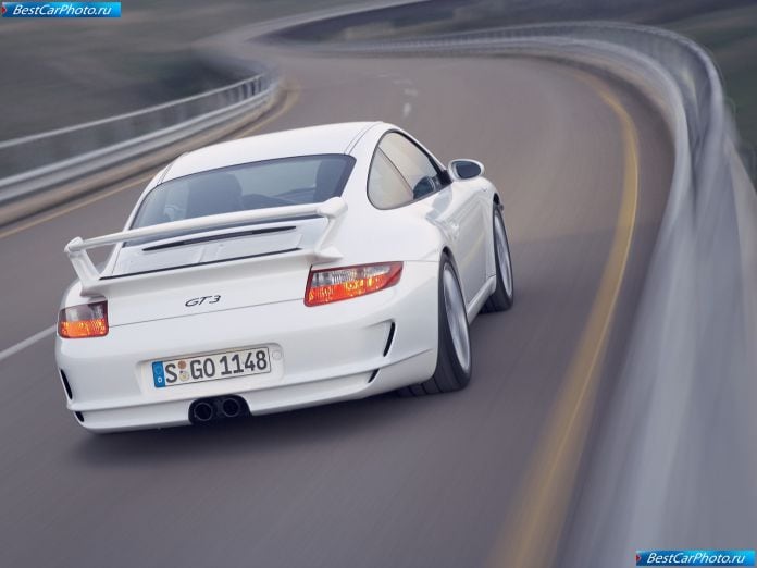 2007 Porsche 911 Gt3 - фотография 18 из 32