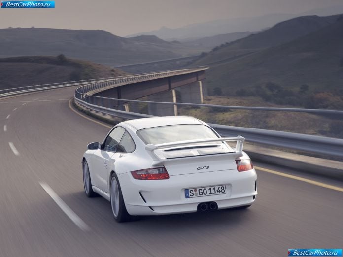 2007 Porsche 911 Gt3 - фотография 22 из 32