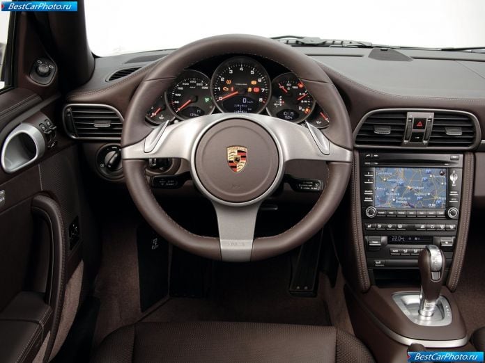 2009 Porsche 911 Carrera 4 - фотография 31 из 44