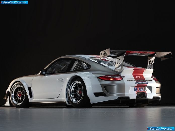2010 Porsche 911 Gt3 R - фотография 3 из 7