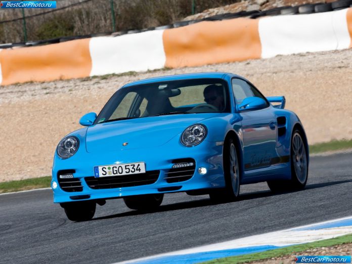 2010 Porsche 911 Turbo - фотография 16 из 61
