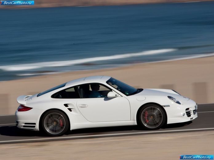 2010 Porsche 911 Turbo - фотография 26 из 61