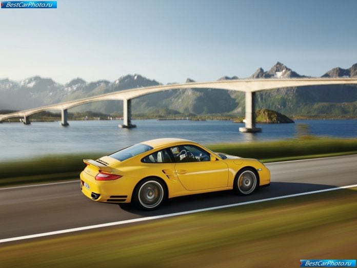 2010 Porsche 911 Turbo - фотография 36 из 61