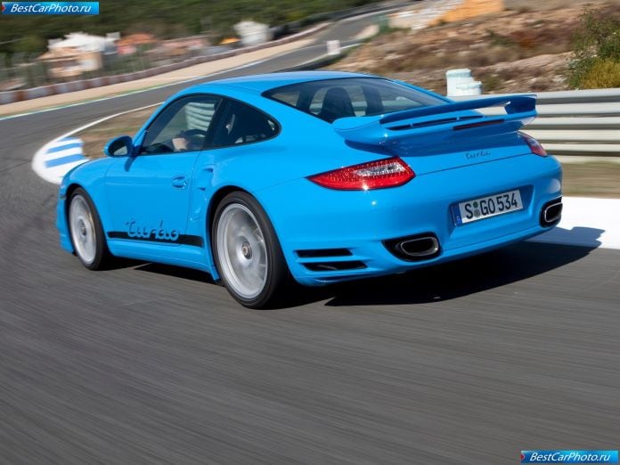 2010 Porsche 911 Turbo - фотография 39 из 61