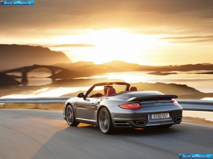 2010 Porsche 911 Turbo Cabriolet - фотография 19 из 48