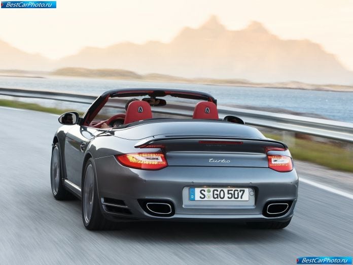 2010 Porsche 911 Turbo Cabriolet - фотография 23 из 48