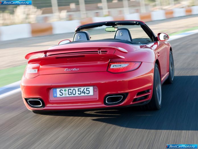 2010 Porsche 911 Turbo Cabriolet - фотография 26 из 48