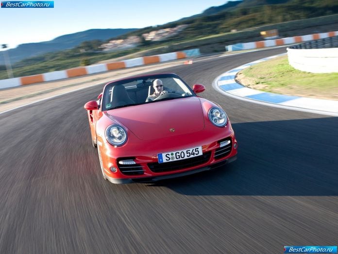 2010 Porsche 911 Turbo Cabriolet - фотография 28 из 48