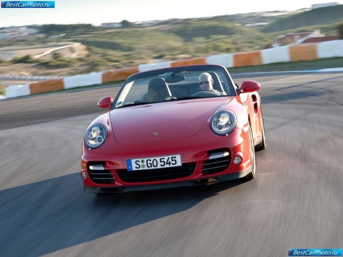 2010 Porsche 911 Turbo Cabriolet - фотография 29 из 48