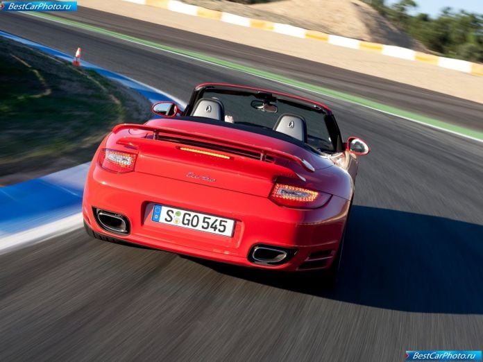 2010 Porsche 911 Turbo Cabriolet - фотография 31 из 48
