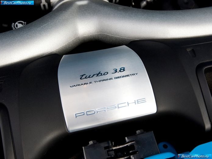 2010 Porsche 911 Turbo Cabriolet - фотография 45 из 48