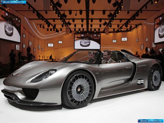 2010 Porsche 918 Spyder Concept - фотография 12 из 13